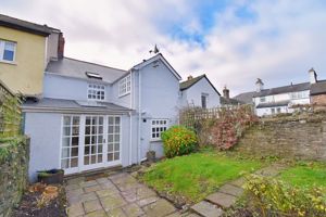 Rear elevation - click for photo gallery